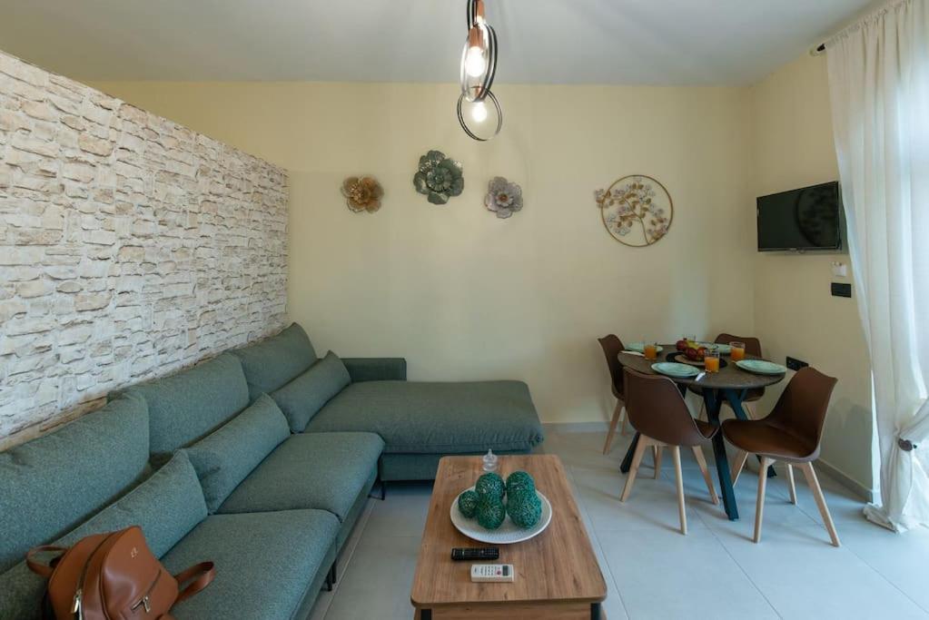 Apartament Perion Stone Sea Front *