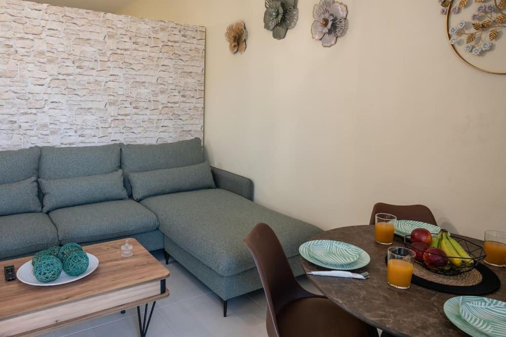 Perion Stone Sea Front Apartment *
