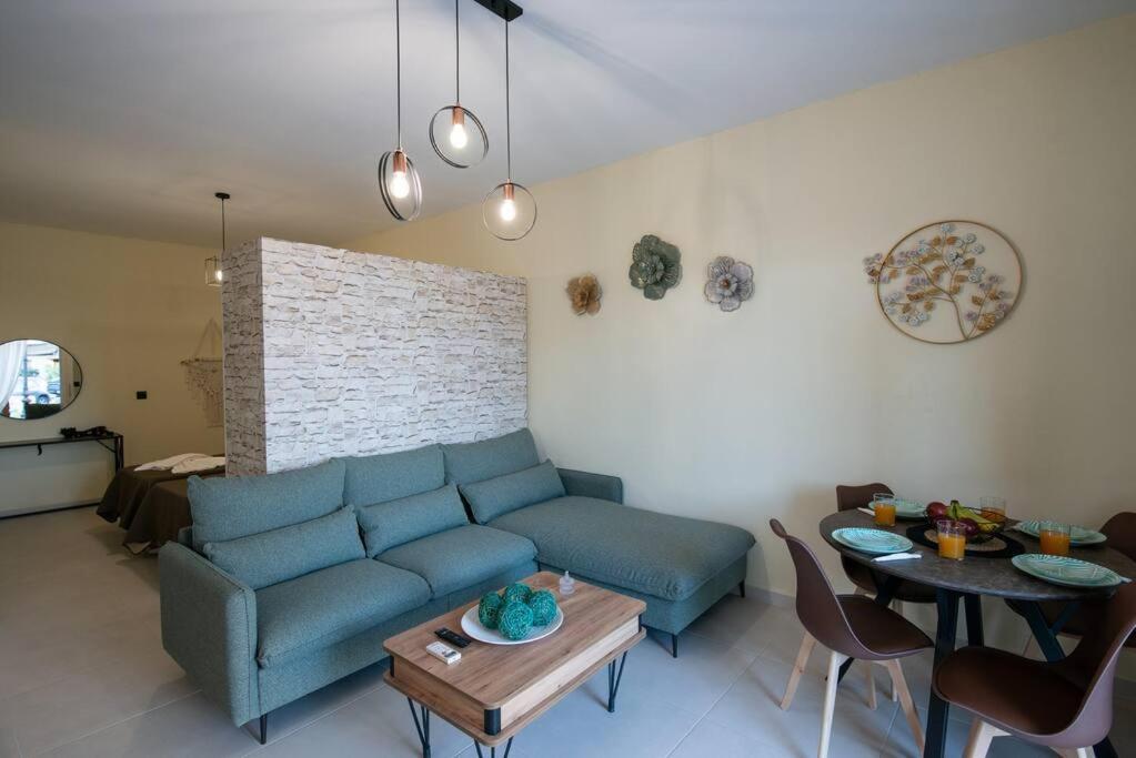 Perion Stone Sea Front Apartment